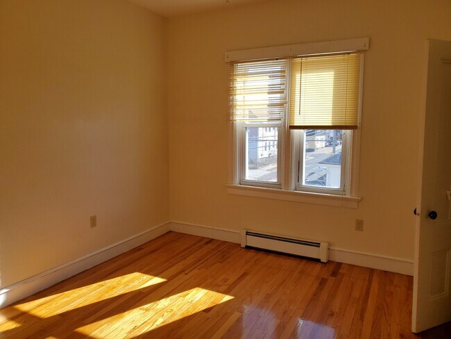 Bedroom 2 - 137 Carleton St