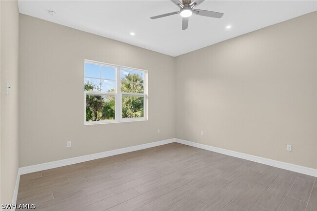 Building Photo - 286 Indies Dr E