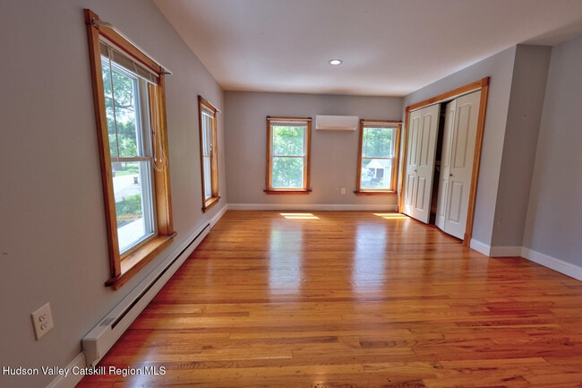 Building Photo - 153 Bross St