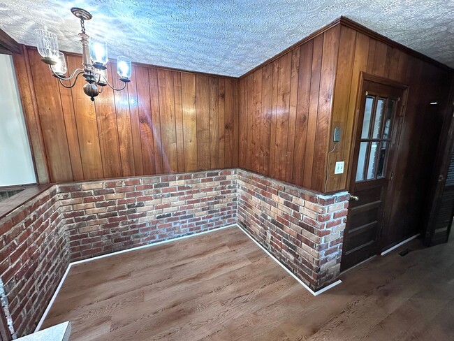 Building Photo - 3 Bedrooms, 2 Bathroom - House in North Rome!