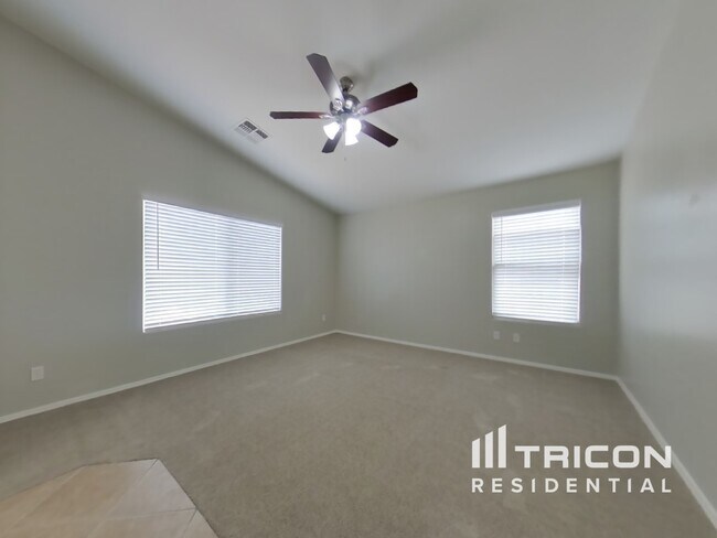 Building Photo - 15458 W Mercer Ln