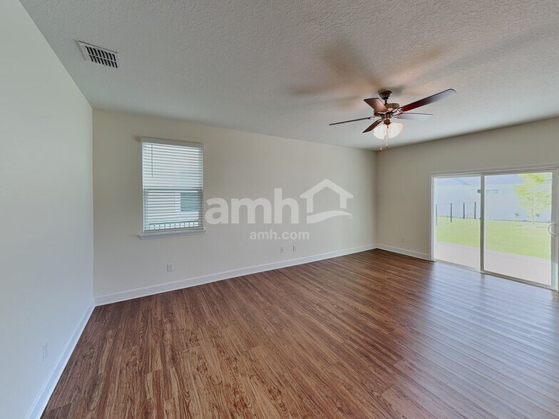 Building Photo - 378 Sandstone Dr