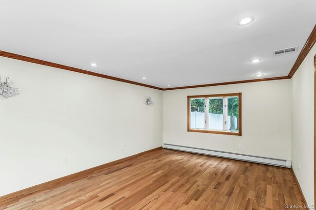 Building Photo - 717 3rd Ave