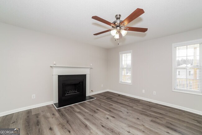 Building Photo - 425 River Trace Dr