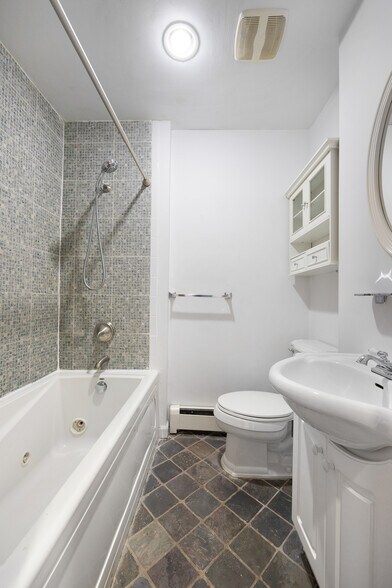 Building Photo - 118 W 136TH St