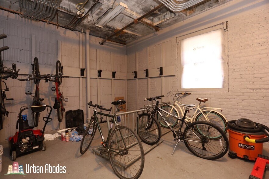 Building Photo - 564 W Arlington Pl