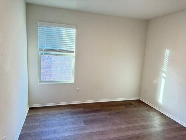 Building Photo - Adorable house in Crandall