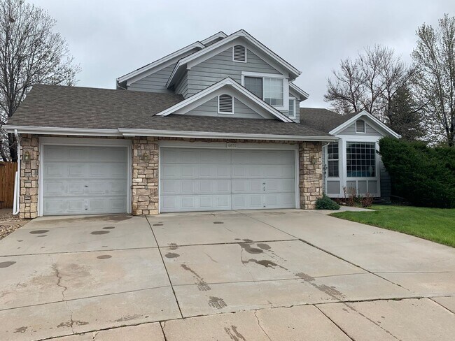Building Photo - Gorgeous Gunbarrel Home on Cul-de-Sac!