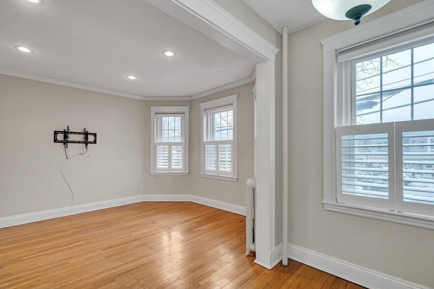 Building Photo - 317 Allston St
