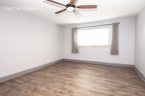 Building Photo - 8738 Metcalf Ln
