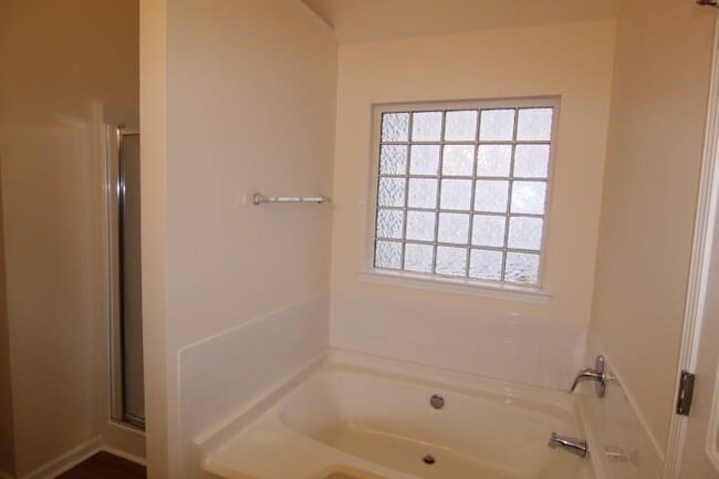 Building Photo - 700 Moonlight Way