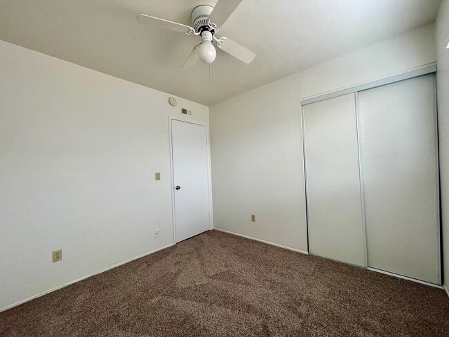 Building Photo - 3 Bedroom 2 Bath Home in Desired area Esco...