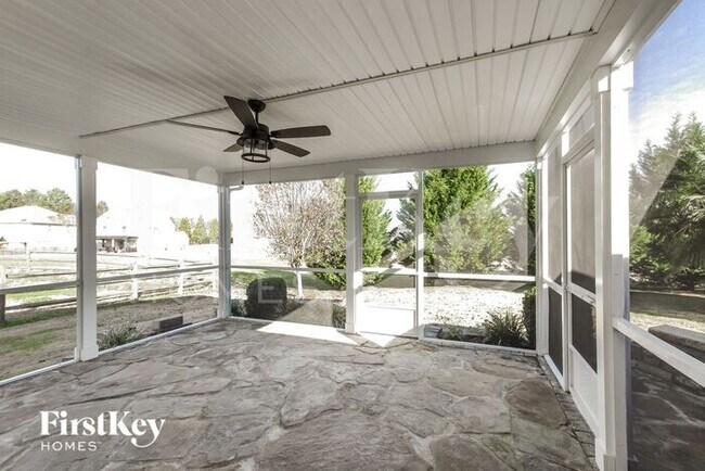 Building Photo - 11618 Village Pond Dr