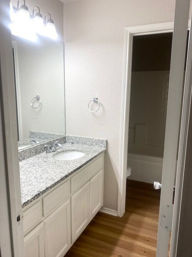 Building Photo - 305 Schumacher Dr