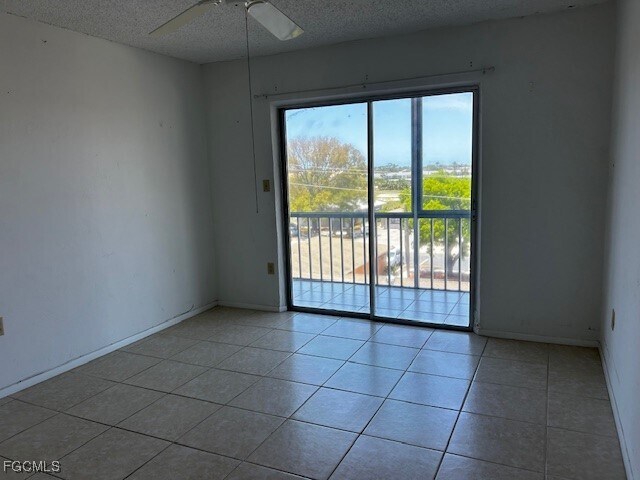 Building Photo - 4906 Victoria Dr
