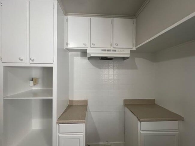 Building Photo - 3619 Fort Ave