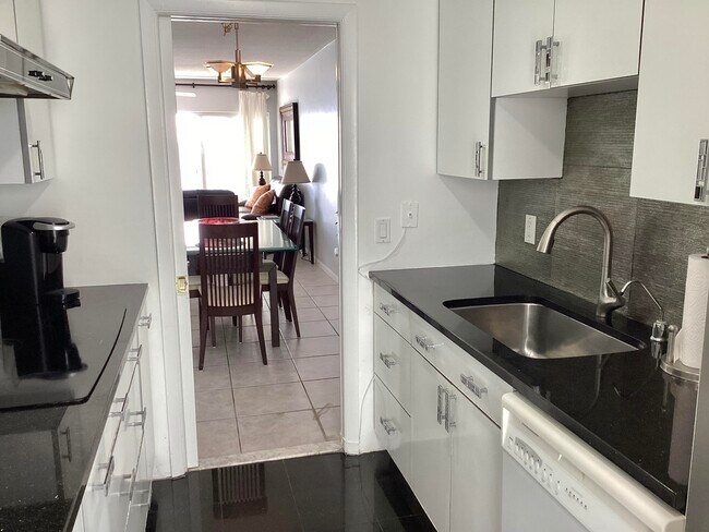 Building Photo - 3101 S Ocean Blvd