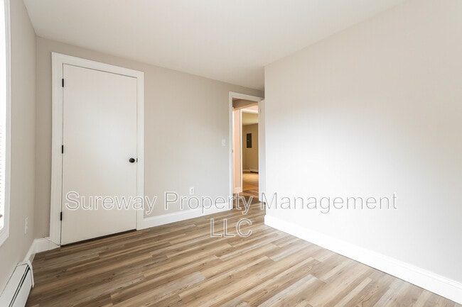 Building Photo - 408 Rosewood Ave