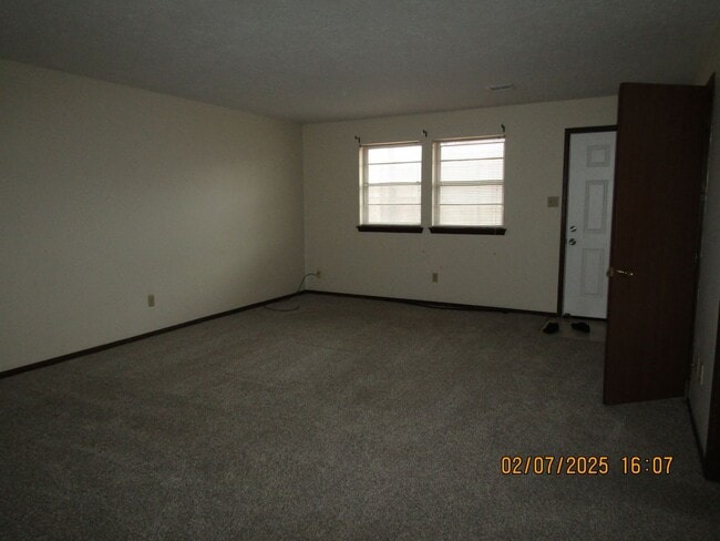 Building Photo - Great Condo located on the Westside of Law...