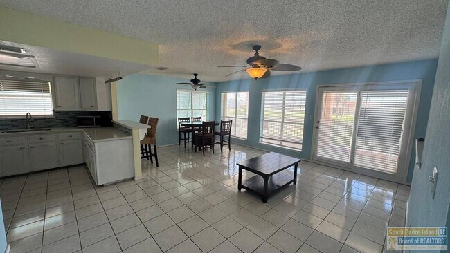 Building Photo - 108 W Capricorn Dr