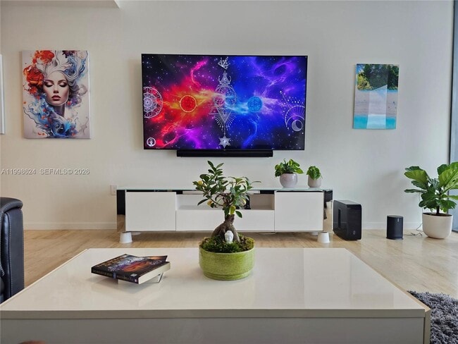 Building Photo - 1000 Brickell Plaza