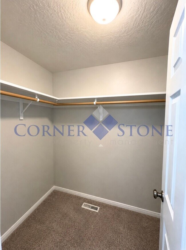 Building Photo - Bright & Open 3-Bedroom Home with 3-Car Garage & Fully Fenced Backyard