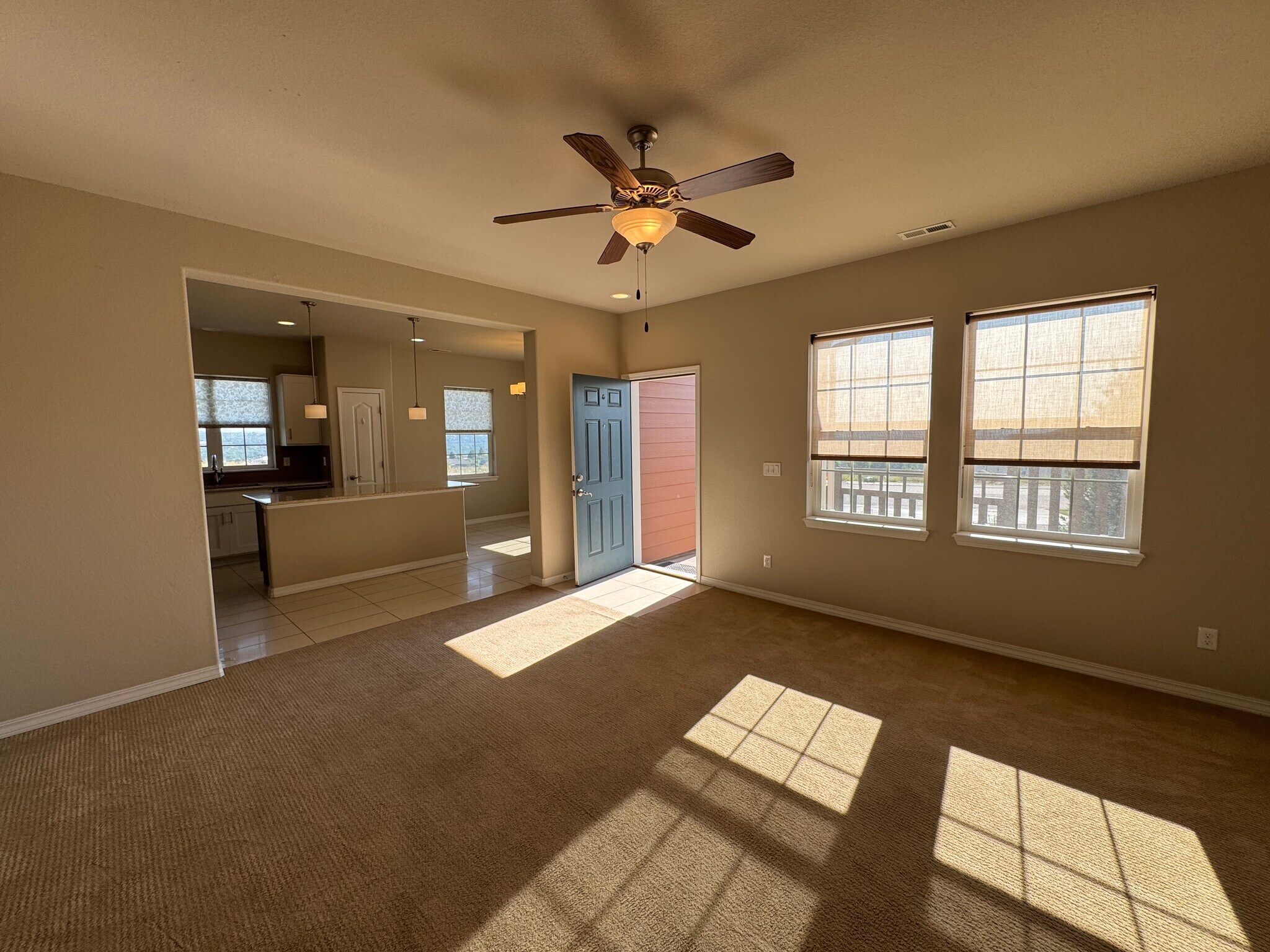 Building Photo - 475 Eclipse Dr