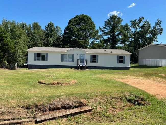 Building Photo - Nice 3 Bed 2 Bath Home! Available Now!