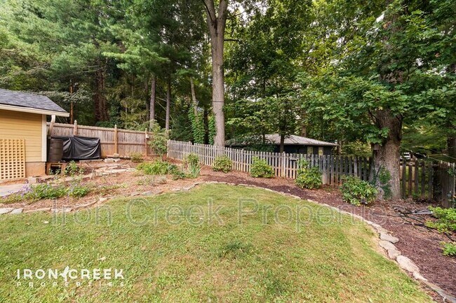 Building Photo - 42 Westover Dr