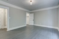 Building Photo - St. Johns Gorgeous Renovated Top Floor Studio