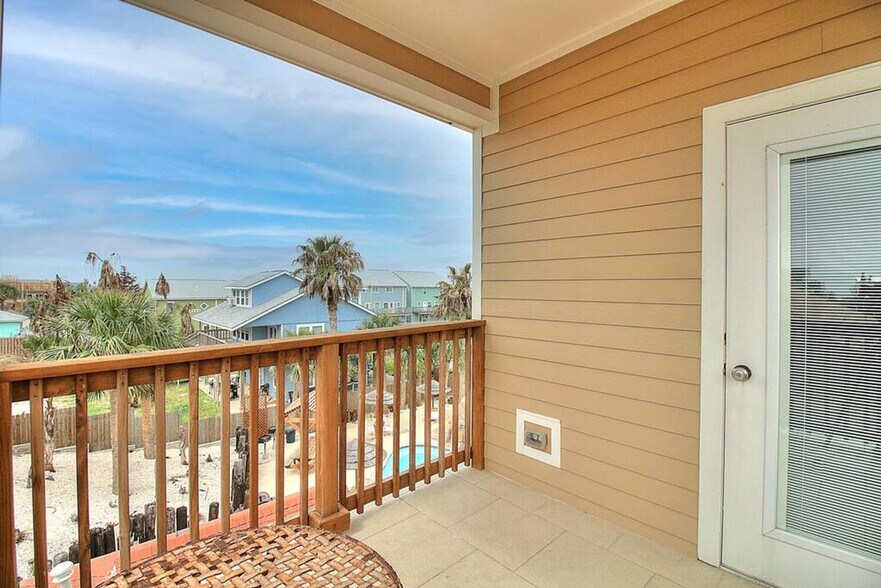 Building Photo - 1813 Eleventh Street-SI ID1023236P