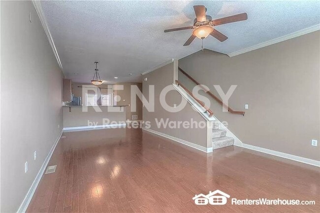 Building Photo - 3 Bedroom / 3.5 Bath Townhouse Near KU MED -  Available in August