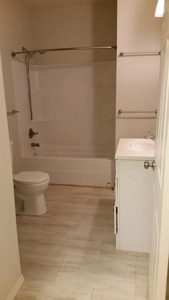 Building Photo - 304 Fulton St