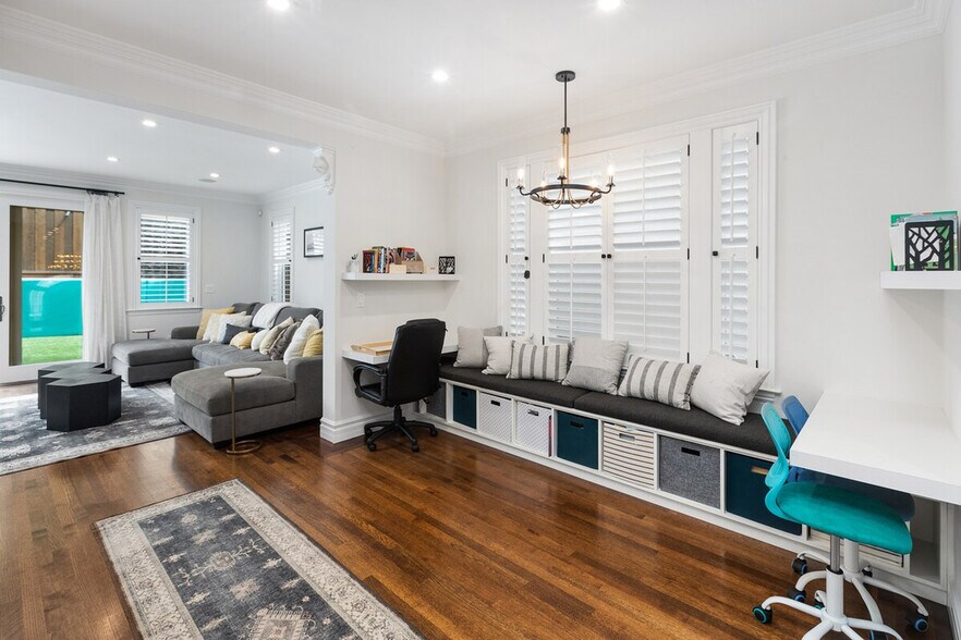 Building Photo - 180 Dorantes Ave