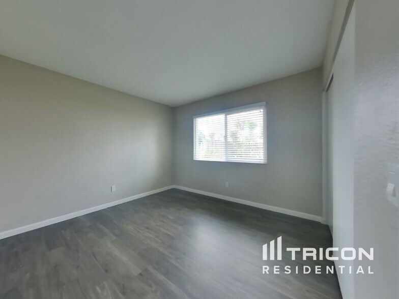 Building Photo - 25030 Gentian Ave