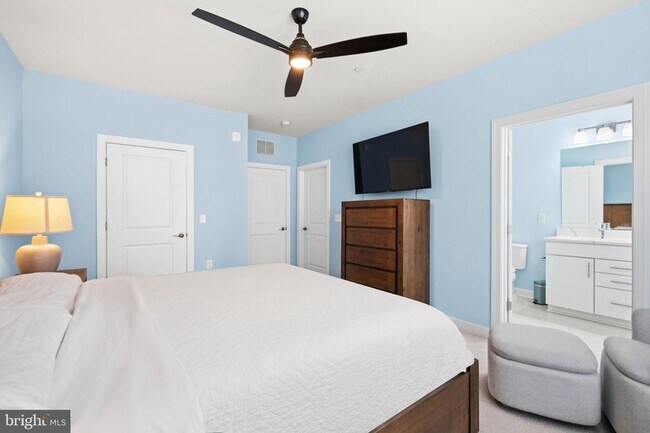 Building Photo - 3925 Fair Ridge Dr