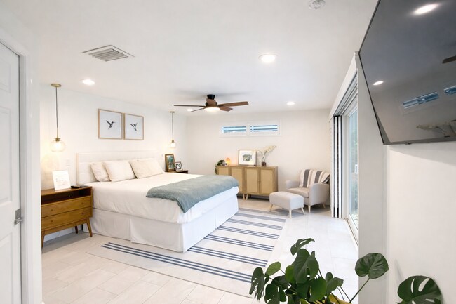 Building Photo - 2412 Clematis St