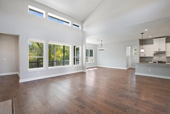 Building Photo - 3018 Sunridge Dr