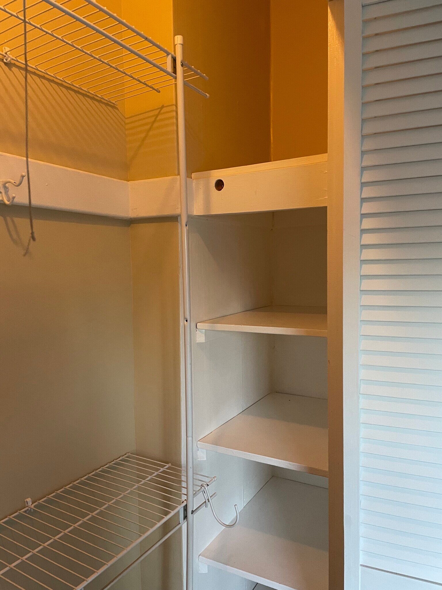 extra closet outside of 1st bdrm - 2523 LeClaire St