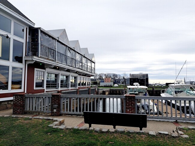 Building Photo - 102 Wharf St