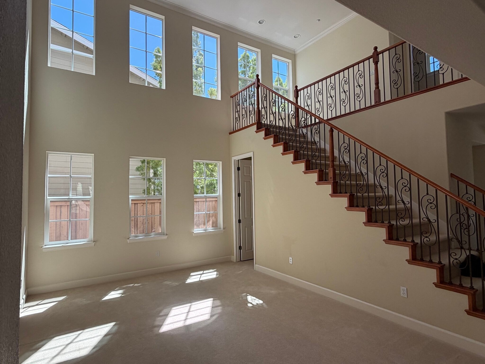 Building Photo - 60 Laurelwood Dr