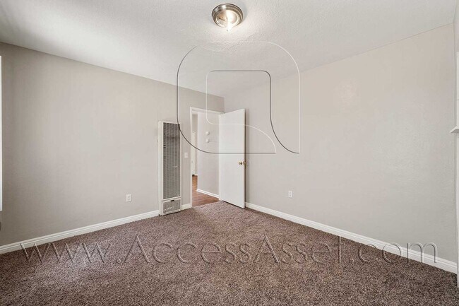 Building Photo - Charming 1 Bedroom Home Near Downtown Lake Elsinore