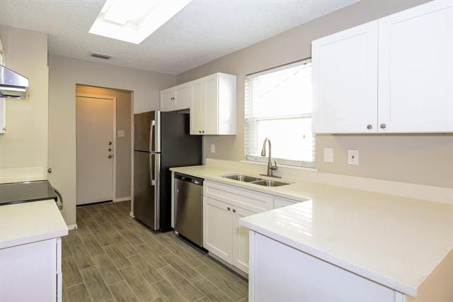 Building Photo - 6637 N Park Dr