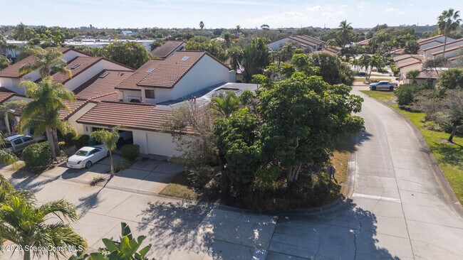 Building Photo - 2001 Parkside Pl