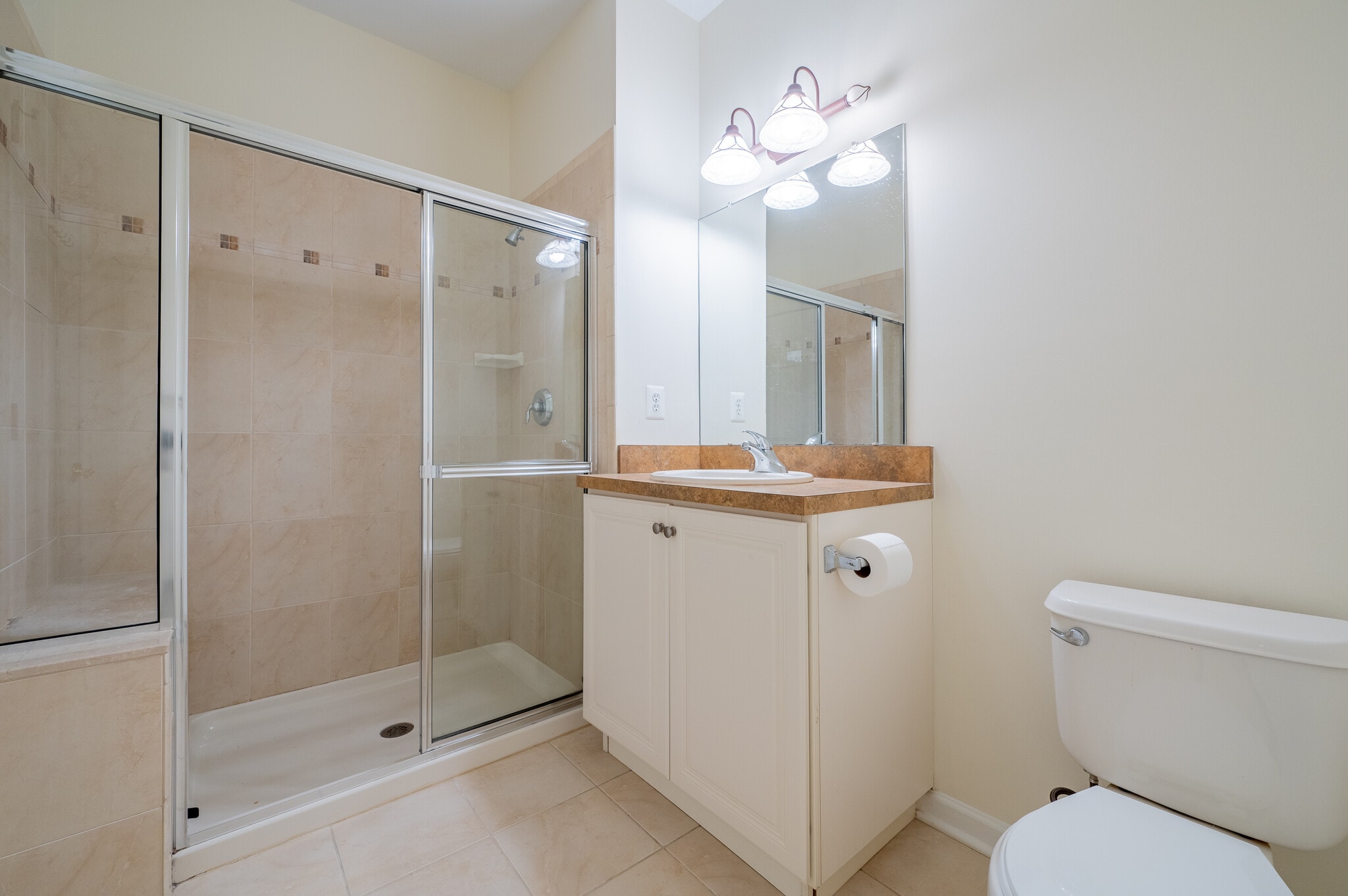 Master bathroom - 539 Sophee Ln