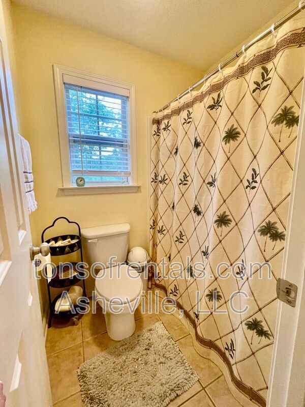 Building Photo - 51 Yorktown Cir