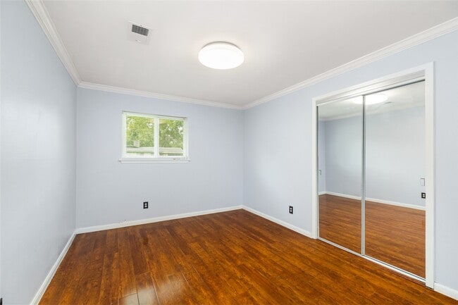 Building Photo - 5450 Birdwood Rd