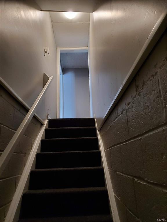 Building Photo - 1125 Salt Springs Rd