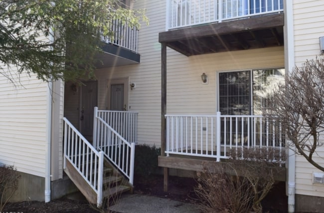 Building Photo - 250 Potomac Dr