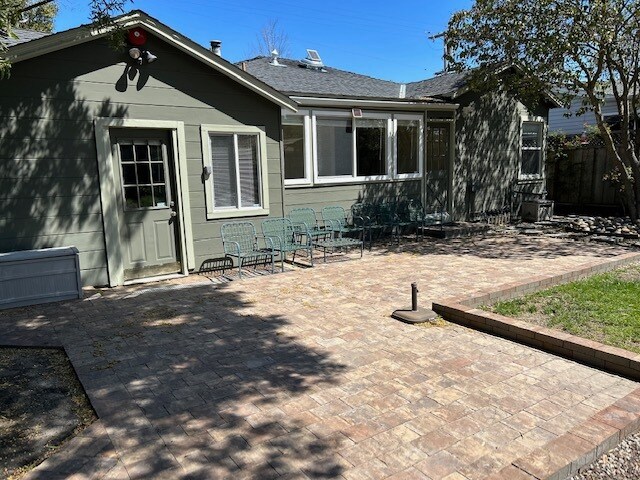 Building Photo - 610 Topaz St